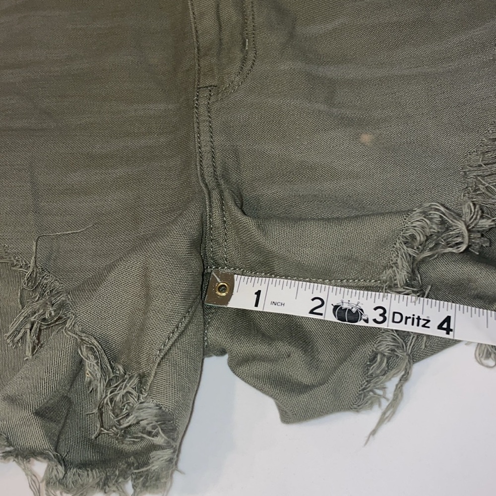 American Eagle Distressed khaki Green Highest Rise Mom Short | 00 - Picture 9 of 10